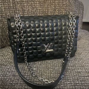 Louis Vuitton Calfskin quilted Damier Twist MM in Black Athracite. EUC